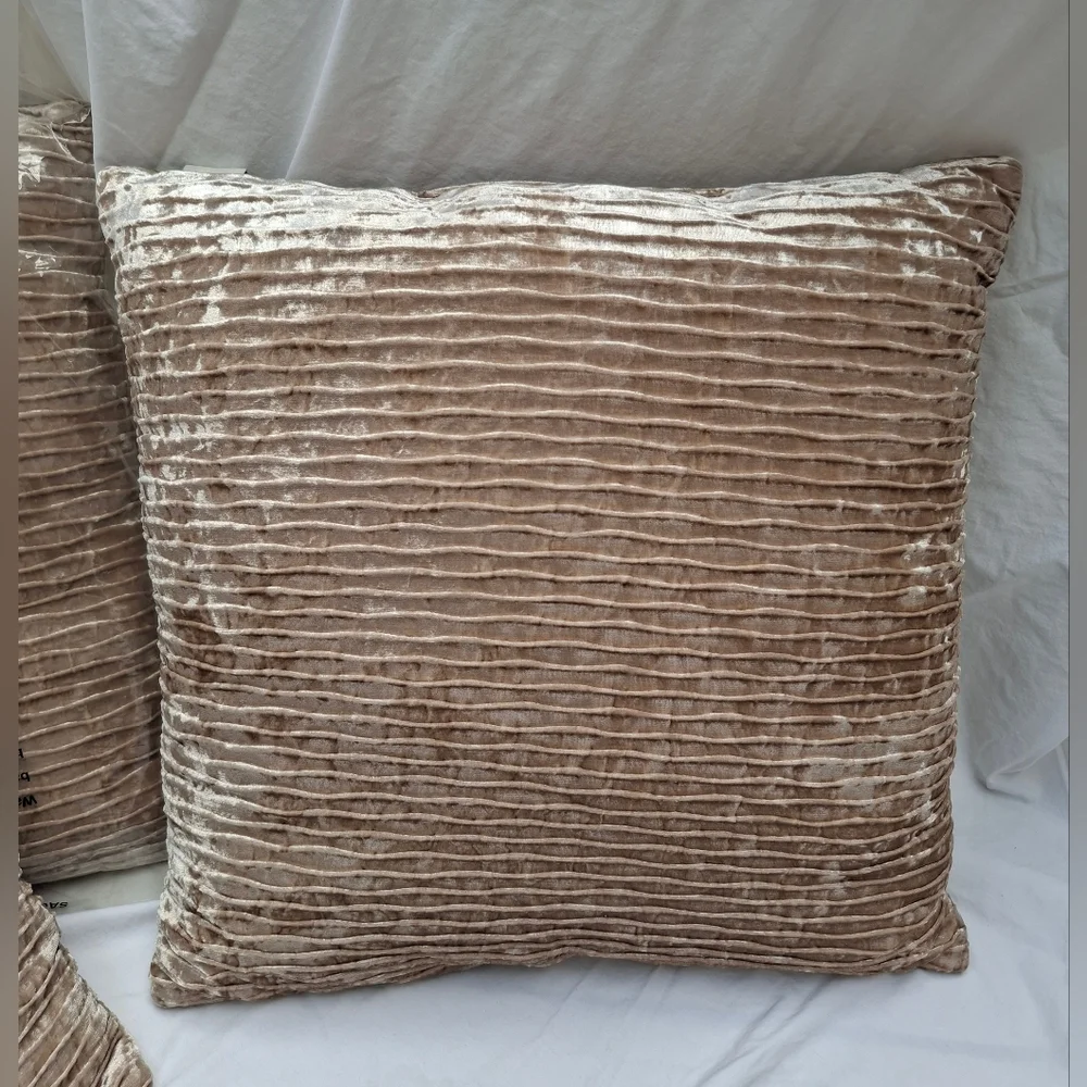 Vintage Pier 1 Ripple Velvet Ivory Set Of 5 Accent Pillows Throw Pillows